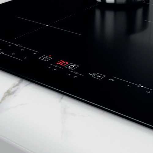 Plaque d'induction Whirlpool Wsb4760ne