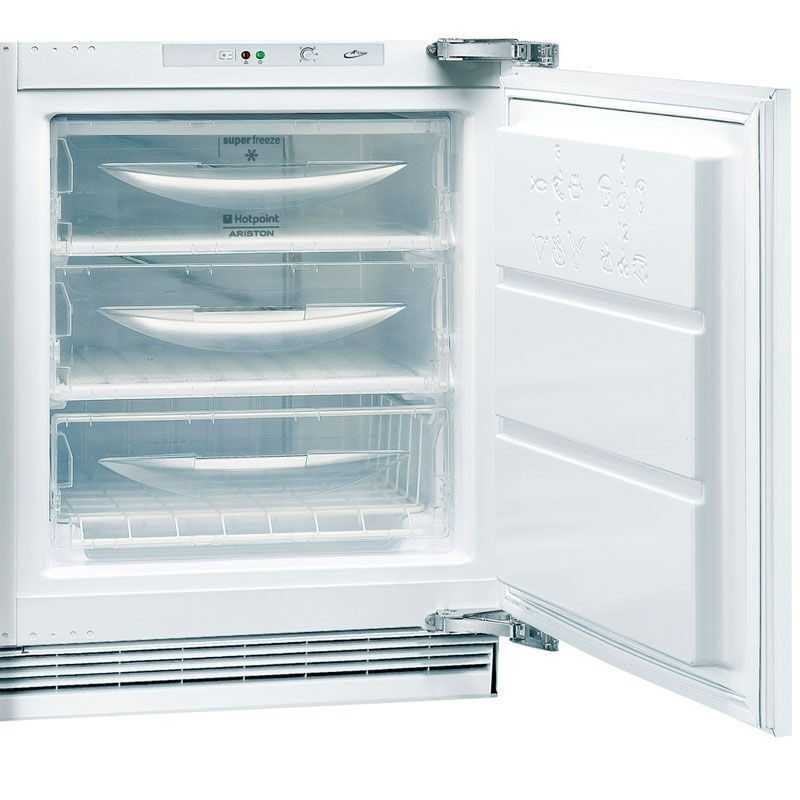 Congelador Hotpoint BFS12221