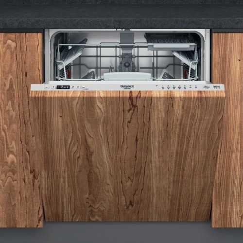 Lavavajillas Hotpoint HI5020WC