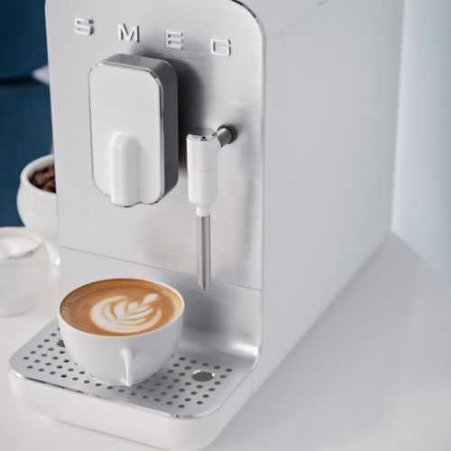 Superautomatische Kaffeemaschine Smeg Bcc12whmeu