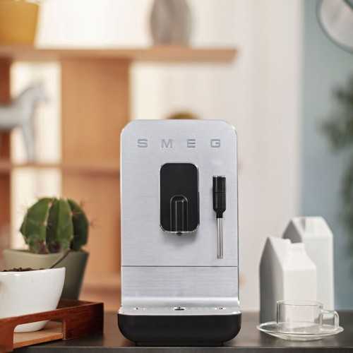 Cafetera Superautomatica Smeg BCC12BLMEU