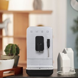 Superautomatische koffiemachine Smeg Bcc12blmeu