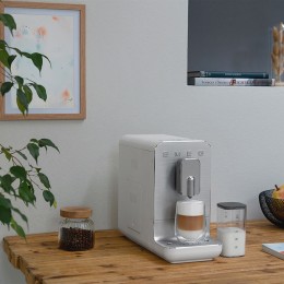 Superautomatic coffee machine Smeg BCC13Whmeu White
