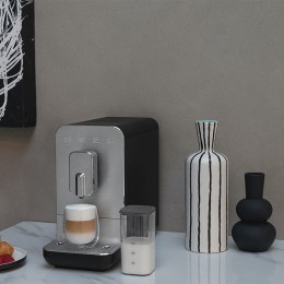 Cafetera Superautomatica Smeg BCC13BLMEU Negro