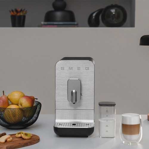 Superautomatische Kaffeemaschine Smeg BCC13BLMEU BLACK