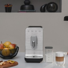 Cafetera Superautomatica Smeg BCC13BLMEU Negro