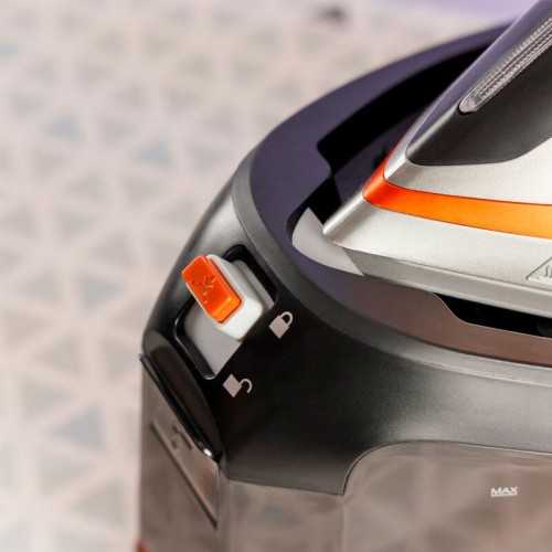 Ironing center Solac Cpb6110